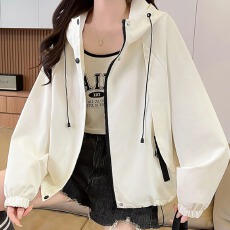 批发实拍2026美式连帽冲锋衣外套女春秋季宽松休闲防风衣<b class='q'>户外</b>夹克上衣