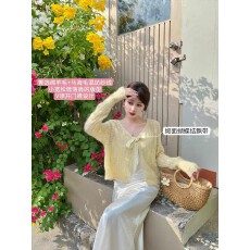 批发小众V领黄色外搭<b class='q'>开衫</b>上衣春<b class='q'>马海毛</b>镂空针织衫女