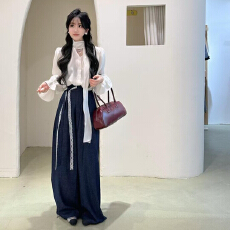批发超火气质白色喇叭袖V领衬衫蓝色阔腿<b class='q'>裤</b><b class='q'>韩</b>风chic两件套装