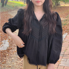 批发KOREA 复古文艺<b class='q'>蕾丝</b>边拼接V型打条装饰飘带纯色长袖上衣<b class='q'>衬衫</b>女