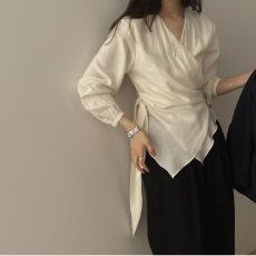 批发有货 KOREA 法式高级交叉V领设计感<b class='q'>不规则</b>绑带收腰微透长袖衬衫女