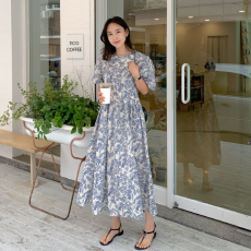 批发有货 Korea 撞色减龄休闲旅游度假风双层<b class='q'>花苞</b>袖A字大摆型<b class='q'>连衣裙</b>