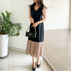 批发有货 Korea 解锁优雅密码！宽松撞色拼接V领荷叶飞飞袖百褶连衣裙