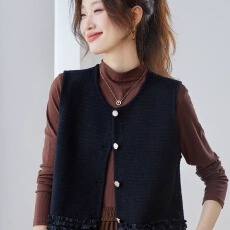 批发2025秋冬新款小香风无袖马甲女士针织背心超好看木耳花边马夹上衣