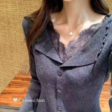 批发早秋新款<b class='q'>针织</b>衫<b class='q'>开衫</b>设计感小众温柔风木耳边翻领<b class='q'>女</b>蕾丝拼接毛衣