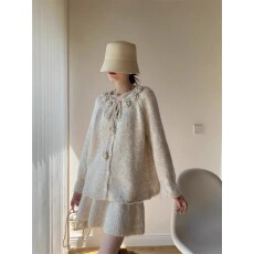 批发奥吻2025秋冬立体玫瑰花温柔软糯单排扣毛衣外套+A字针织短裙套装