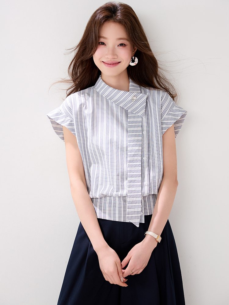 실사 9099 불규칙 심지어 어깨 소매 체크무늬 여성 셔츠 2026 여름 새로운 디자인 센스 리본 품격 맨위