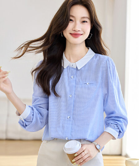 실사 2026 가을 새로운 세로 줄무늬 미니멀리즘 셔츠 여성 긴 소매 학원 스타일 광장 칼라 배색 맨위
