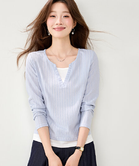 실사 페이크 레이어드 주름 질감 센스 긴팔 T 2026 가을 의상 새로운 배색 패치워크 긍정적 인 어깨 슬림해 보이는 맨위