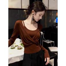 批发<b class='q'>淑女</b>风咖色假两件长袖T恤女秋季新款设计感修身显瘦百搭长袖上衣