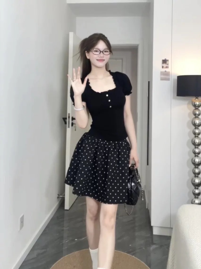 한 부서 순수한 욕망 바람 핫걸 착용 가져 가라. 고급 센스 미니멀리즘 몸매 가꾸기 니트 반팔 다용도 도트 무늬 반신 스커트 투피스 세트