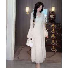 批发Sun雅乔甜桃娇娇秋冬名媛辣妹优雅气质V领<b class='q'>钉珠</b>蕾丝长袖<b class='q'>连衣裙</b>