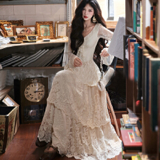 批发AZure法式复古轻婚纱三层塔蕾丝蛋糕裙重工荷叶V领长裙气质大裙摆