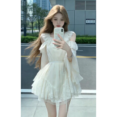 批发法式仙女风白色露肩蕾丝<b class='q'>连衣裙</b>女早春季2026新款<b class='q'>荷叶</b>边收腰蛋糕裙