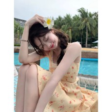 批发Q女家 新品9折花颂蜜糖/春日少女蕾丝花边黄色碎花伞摆连衣裙