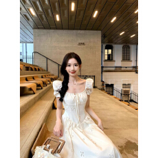 批发一颗甜桃yikett法式短袖收腰连衣裙女