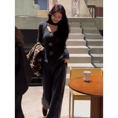 批发灰色内搭打底针织连衣裙子女<b class='q'>秋</b>冬2025新款毛衣长裙一整套穿搭套装