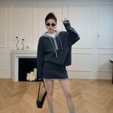 慵懒松弛感宽松百搭连帽套装女秋冬韩系休闲减龄毛衣+短裙两件套
