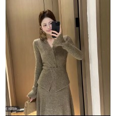 批发一整套女<b class='q'>秋</b>冬高级感蝴蝶结套头+半身裙两件套