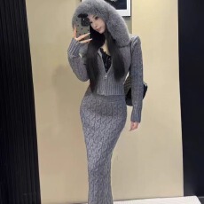 批发冬季女装新款纯欲包臀半身裙+拉链上衣<b class='q'>外套</b>连帽毛毛针织套装