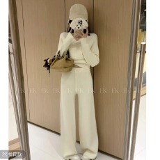 批发纯欲气质<b class='q'>通勤</b>针织套装女秋冬交叉V领上衣+垂感阔腿裤两件套