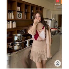 批发苏格兰姜饼人 菱格纹翻领围脖百搭羊毛毛衣+细褶羊毛裙女冬