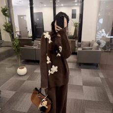 批发宽松显瘦<b class='q'>休闲</b>慵懒风绣花毛衣阔腿裤冬季<b class='q'>套装</b>女两件套