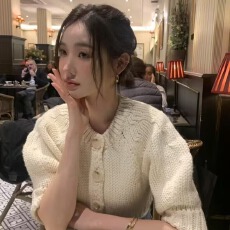 批发韩国INS 百搭泡泡袖<b class='q'>中袖</b>短款软糯开衫针织上衣