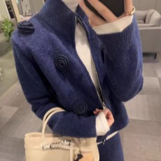 批发一整套ootd穿搭套<b class='q'>装</b><b class='q'>女</b>2026新款蓝色立体花朵针织开衫休闲裤两件套