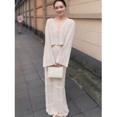 批发小香风盐系轻熟<b class='q'>两件</b>套装短款钩花针织衫半裙套装女秋冬
