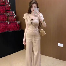 批发韩系贵气老钱风修身显瘦米杏色绞花短袖针织上衣松紧腰直筒裤<b class='q'>套装</b>