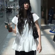 批发韩国chic夏季赫本风压褶花苞<b class='q'>裙摆</b>气质圆领飞飞袖小衬衫洋气<b class='q'>上衣</b>女