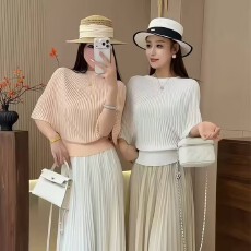 批发夏季气质简约<b class='q'>高级</b>感竖坑条设计温柔披肩斗篷针织衫