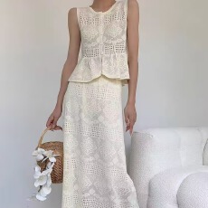 批发法式度假风温柔修身镂空针织背心无袖上衣半身裙套装女<b class='q'>夏</b>两件套