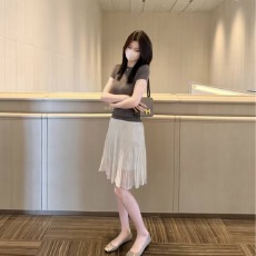 批发夏季高级感穿搭法式温柔气质<b class='q'>通勤</b>修身显瘦上衣搭配百褶半身裙