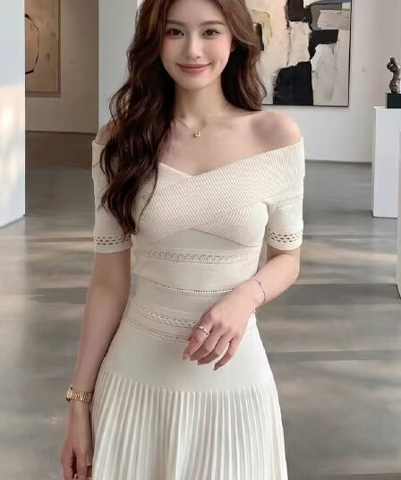 고유 한 아름다운 아름다운 작은 세트 한 부서 부드러운 바람 자이언트 잘 생긴 오프숄더 맨위 미니 스커트 투피스 세트 2026 여름