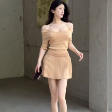 批发夏日小白花 针织套装女<b class='q'>春</b>夏季一字肩上衣百褶裙两件套