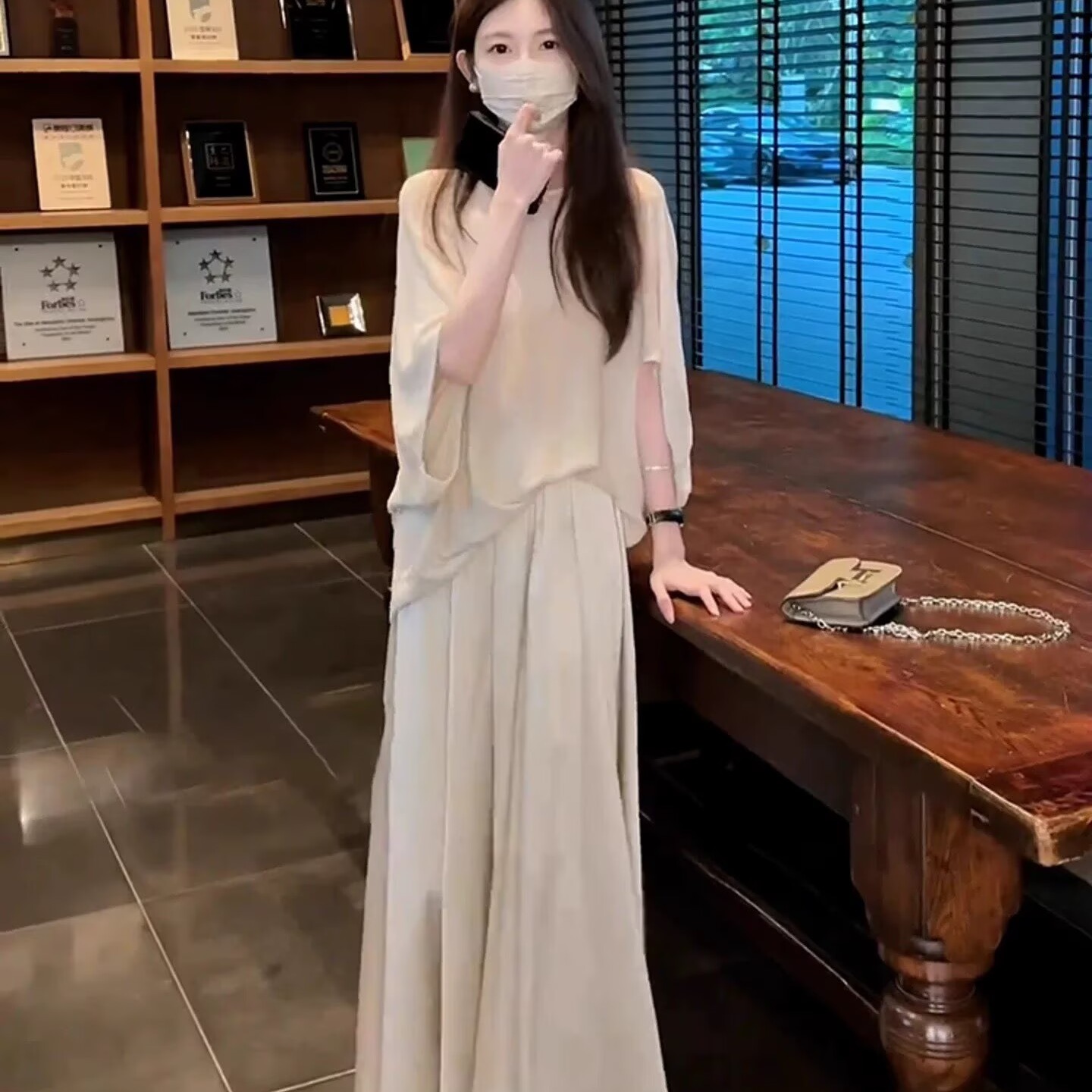 한 부서 품격 대 폰더 체온 부드러운 바람 착용 가져 가라. 에이즈 환자 세트 여성 단색 루즈핏 맨위 하이웨이스트 반신 치마
