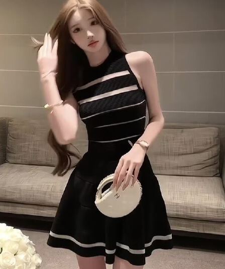 원 영어 유럽 니켈 장 원 영어 같은 단락 원사 수평 줄무늬 니트 둘 색상 민소매 드레스