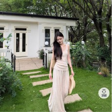 批发淡人松弛彩点麻针织套组 多色好穿背心大摆A字半裙两件套