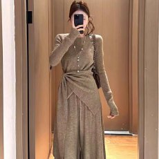 批发韩版气质时尚套装女2026<b class='q'>冬</b>季小众设计感洋气针织上衣阔腿裤两件套