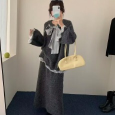 批发重工钉珠蝴蝶结蕾丝拼接V领毛衣<b class='q'>秋</b>冬大码女装慵懒风针织上衣加厚