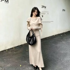 批发燕麦色斗篷式披肩内搭上衣极简风褶皱A字针织半身裙<b class='q'>套装</b>