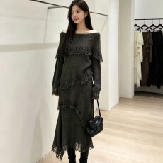 批发2026年新款法式气质别致仙女风一字领毛衣显瘦初秋<b class='q'>套装</b>裙