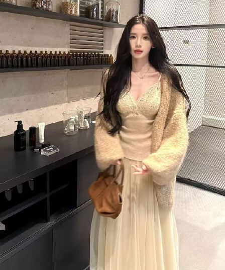 있음 선적 하나 달콤한 복숭아 오트밀 살구 색상 니트 스웨터 레이스 슬립 실 거즈 스커트 세 조각 세트