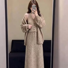 批发挂脖背心针织开衫半身裙三件套2026女秋装<b class='q'>大码</b>胖mm显瘦遮肉套装裙