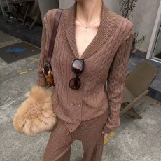 批发斜肩条纹针织<b class='q'>套装</b>女慵懒气质上衣半身长裙