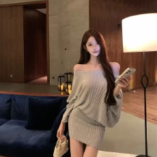 批发池昭昭Chiarazz 海盐可露丽 斜肩竖纹蝙蝠袖包臀针织<b class='q'>连衣裙</b>两色入