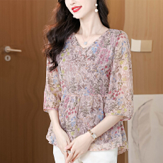 批发实拍高档气质碎花<b class='q'>雪纺衫</b><b class='q'>202</b>6夏季提花设计V领小衫精致显瘦小衫潮