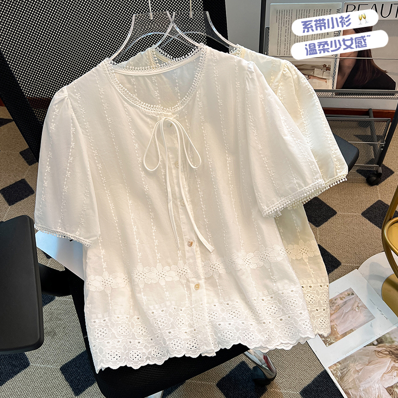 프랑스식 자수 반팔 여성 셔츠 2026 여름 새로운 라운드 넥 작은 셔츠
